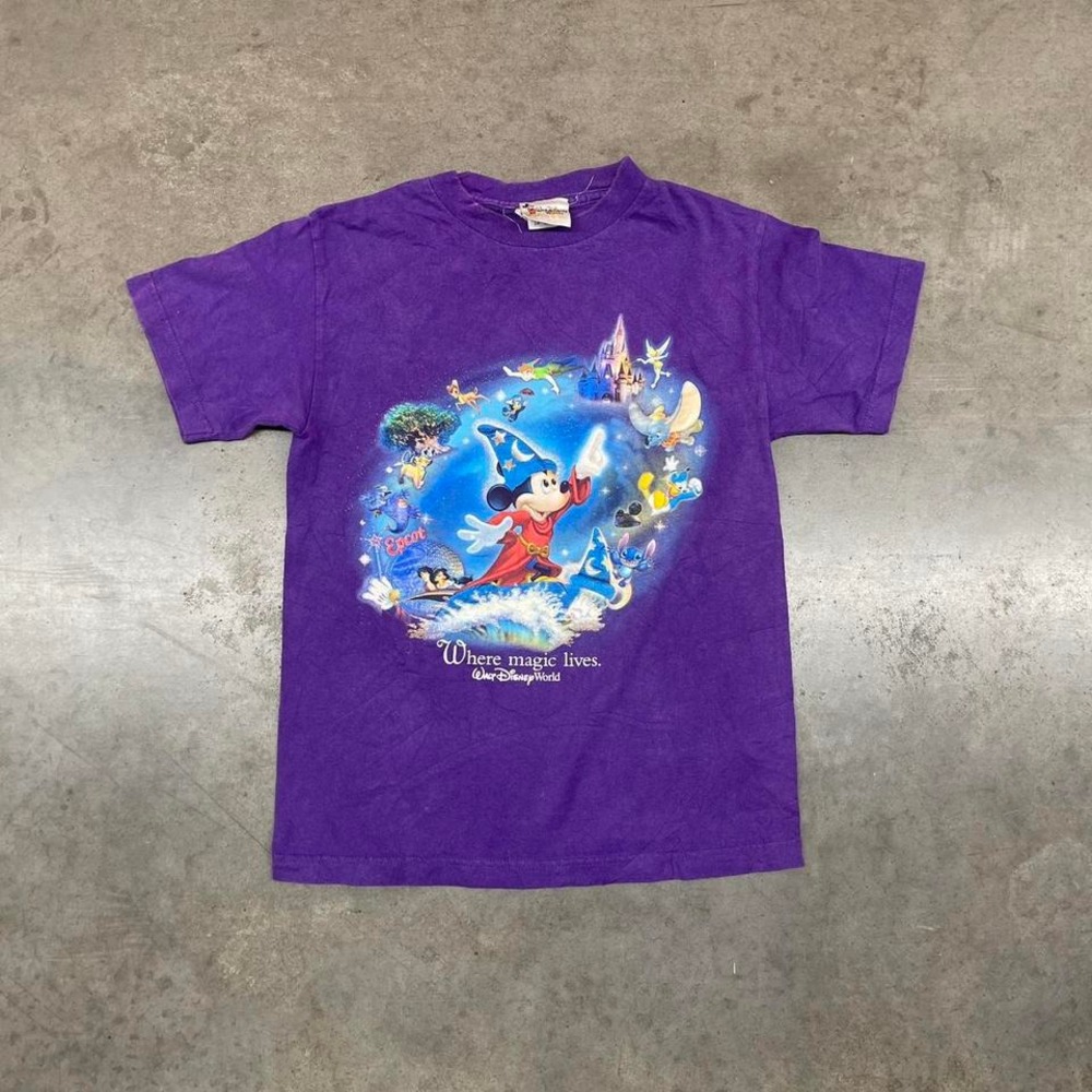 Vintage Disney World Mickey Mouse Purple Graphic T-Shirt Where Magic Lives‎ S